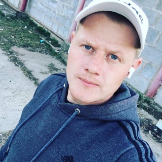 Максим Еступаев